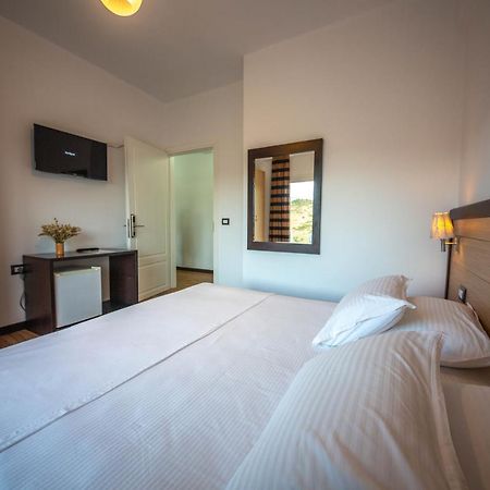 Inada Hotel Ksamil Bagian luar foto