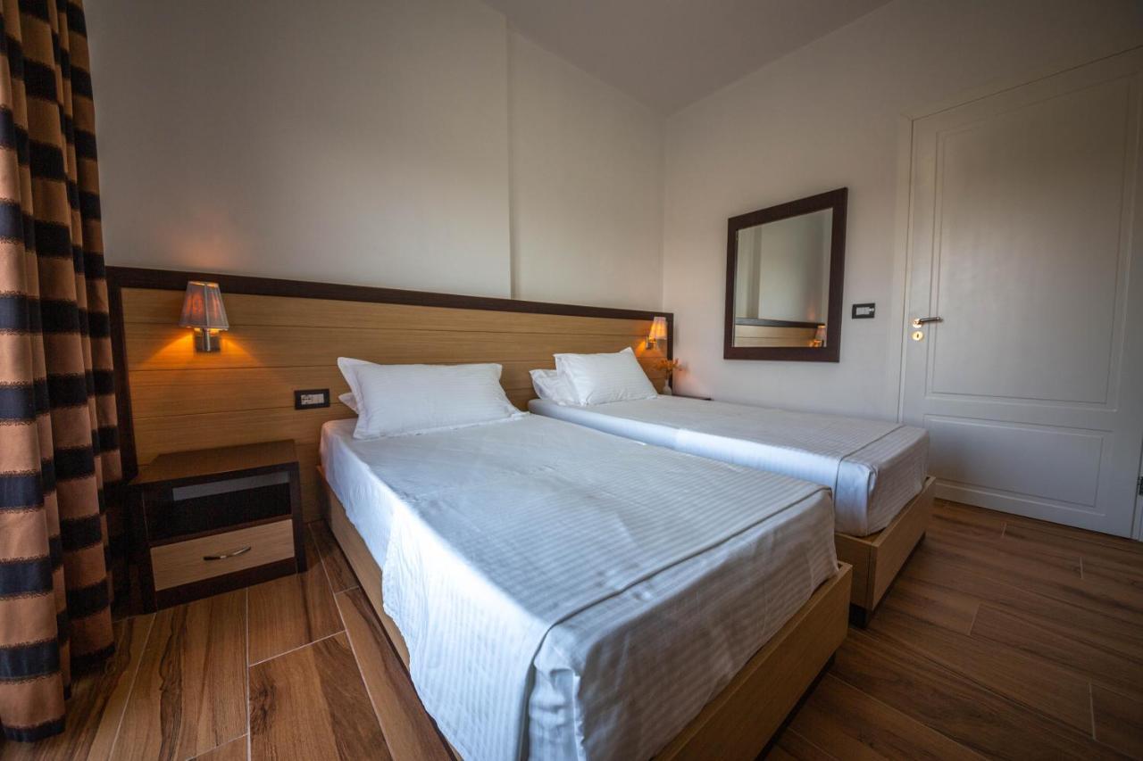 Inada Hotel Ksamil Bagian luar foto